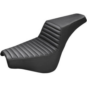 SADDLEMEN - STEP UP SEAT - BLACK, TUCK AND ROLL - '18-20 FXBB