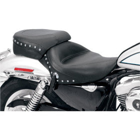 MUSTANG - STUDDED WIDE VINTAGE SOLO SEAT - '04-21 XL