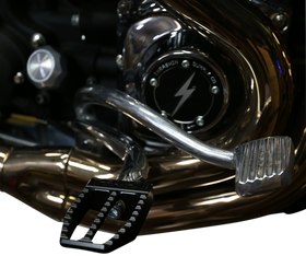 THRASHIN SUPPLY CO. Front Militant Footpegs - Black - Softail TSC-2019-1-SF