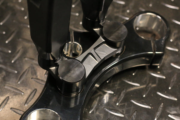 SPEED-KINGS CONTOURED PULL BACK PLATE - ROAD GLIDE