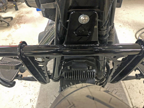 BUNG KING HIGHWAY PEG CRASH BAR FOR DYNA WITH FORWARD CONTROLS
