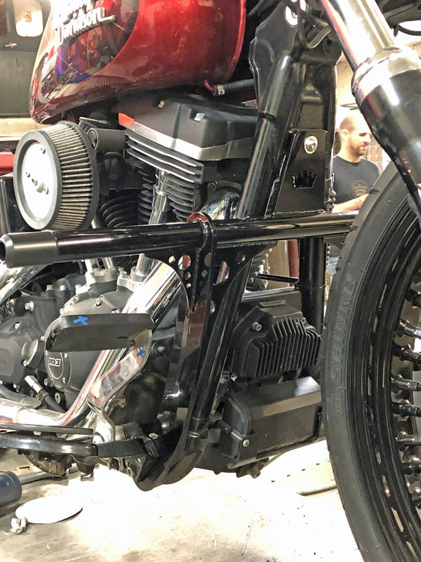 BUNG KING HIGHWAY PEG CRASH BAR FOR DYNA WITH FORWARD CONTROLS
